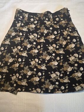 Vintage Joule Energy Y2k Black A-Line Skirt with Beige and Cream Rose Print